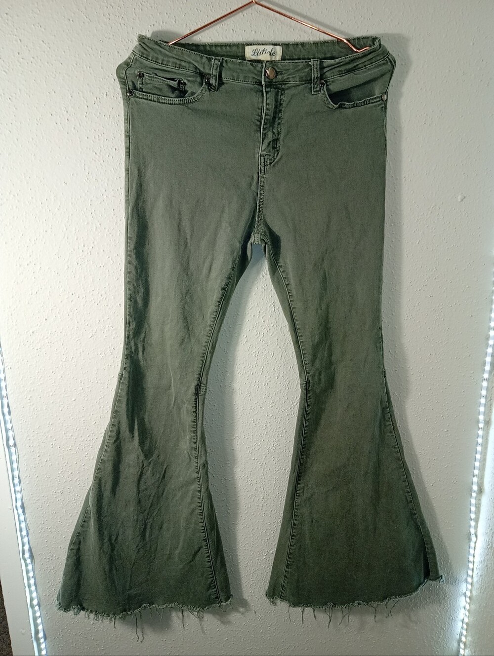 Medium Bulk Bundle Overalls, Bell Bottoms & Distressed Camo Shorts sz M - Picture 3 of 15